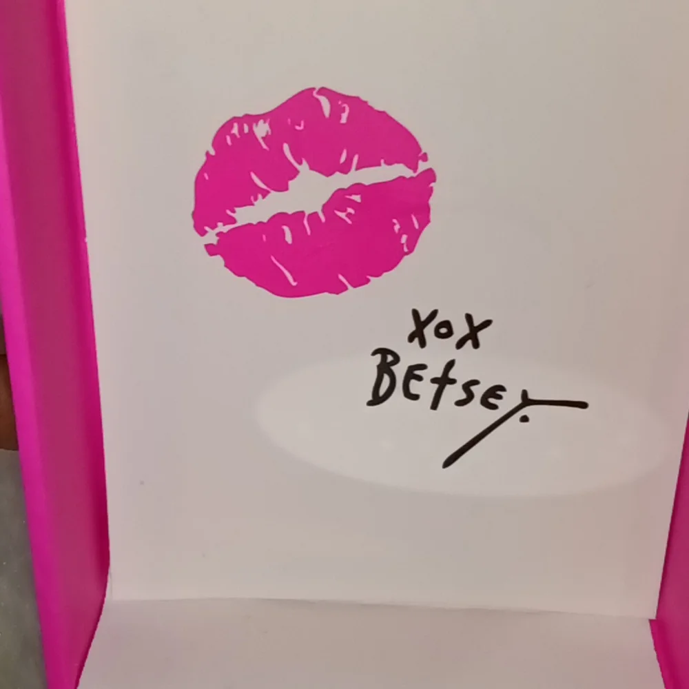 Betsey Johnson watch - Picture 3 of 6
